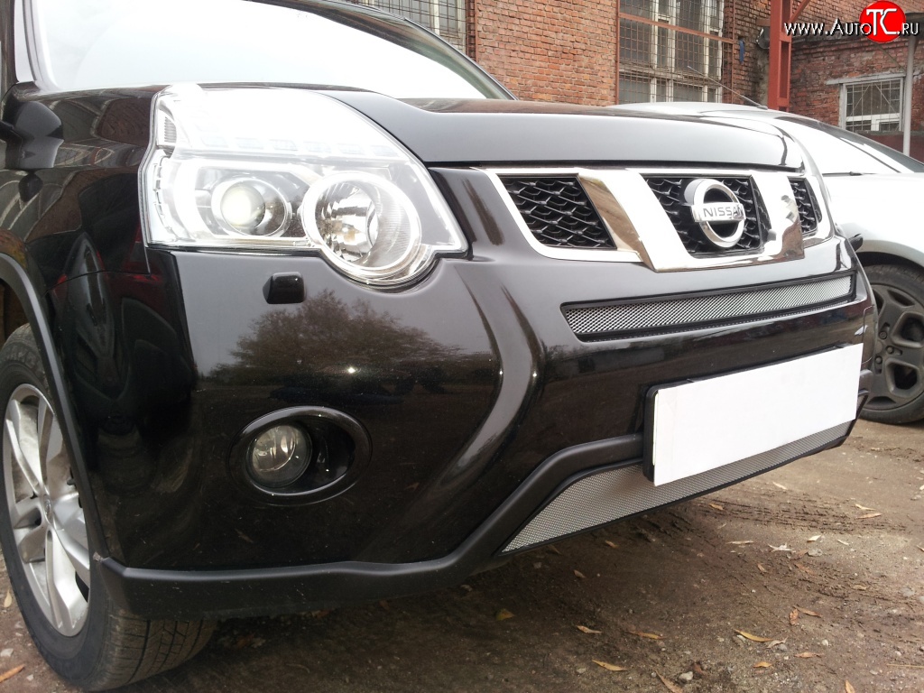 1 999 р. Средняя сетка на бампер Russtal (хром) Nissan X-trail 2 T31 рестайлинг (2010-2015)  с доставкой в г. Кемерово