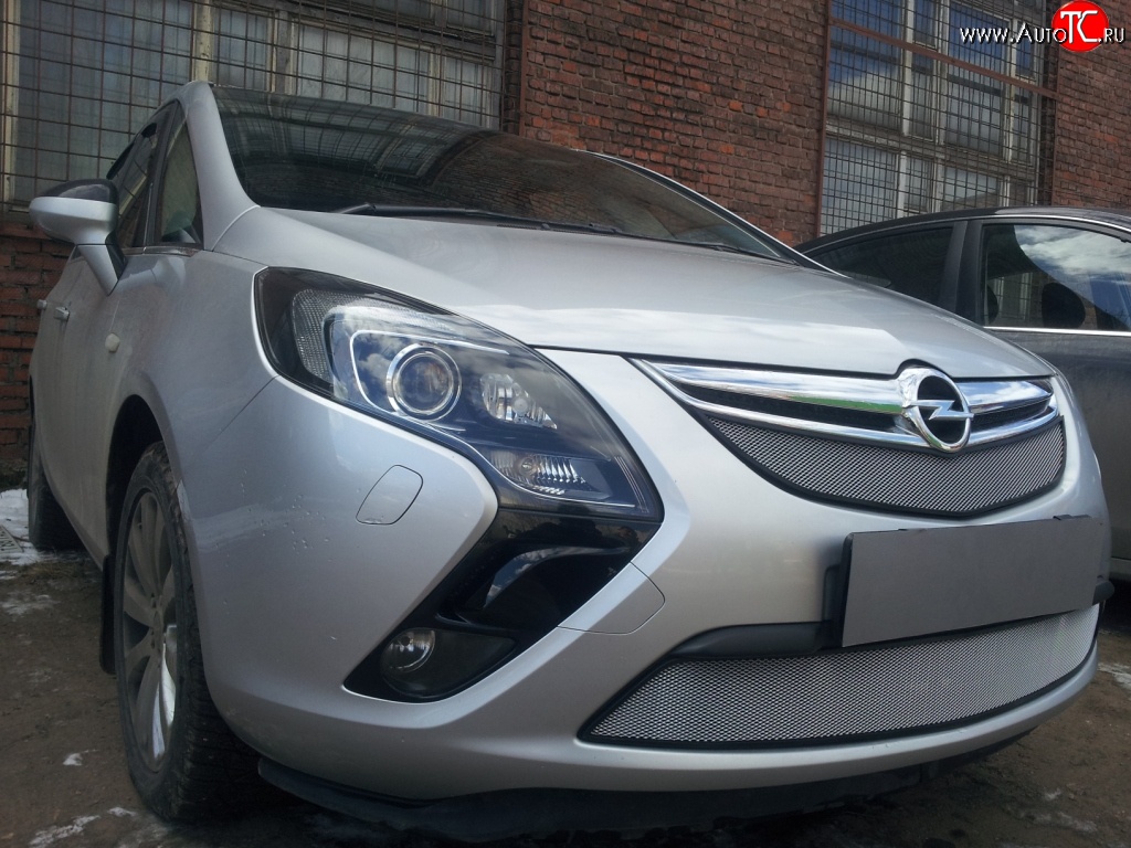 1 539 р. Сетка в решетку радиатора Russtal Opel Zafira С дорестайлинг (2011-2016) (хром)  с доставкой в г. Кемерово