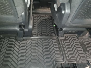 1 379 р. Коврики салона Aileron (2-ой ряд, 2шт.)  Peugeot Traveller  K0 L2 (2016-2024) дорестайлинг  с доставкой в г. Кемерово. Увеличить фотографию 2