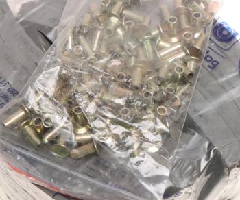 4 399 р. Накладка тормозной колодки полуприцепа СЗАП Ось L1 8т сверленая расточен. комплект 8шт.с закл. БзАТИ БзАТИ а0814а0815  с доставкой в г. Кемерово. Увеличить фотографию 2