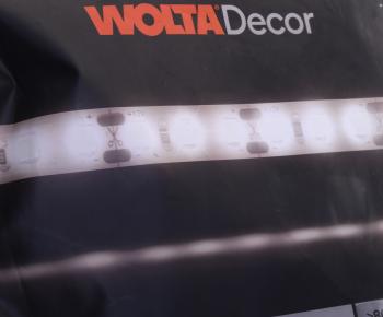 1 399 р. Лента светодиодная гибкая 12W 5м IP20 12V холодный белый (пакет) Decor WOLTA WOLTA wls2835-12w400012h120-01  с доставкой в г. Кемерово. Увеличить фотографию 3