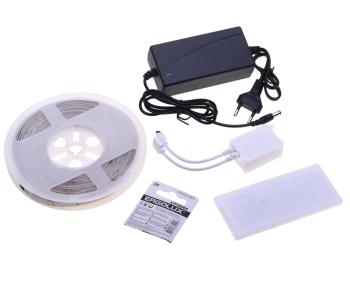 1 199 р. Лента светодиодная гибкая 12W 5м IP65 12V RGB цветная, пульт управления GRISARD ELECTRIC GRISARD ELECTRIC gre-002-0121  с доставкой в г. Кемерово. Увеличить фотографию 2