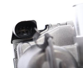 10 249 р. Заслонка FORD Focus дроссельная BOSCH BOSCH 028075008b  с доставкой в г. Кемерово. Увеличить фотографию 4