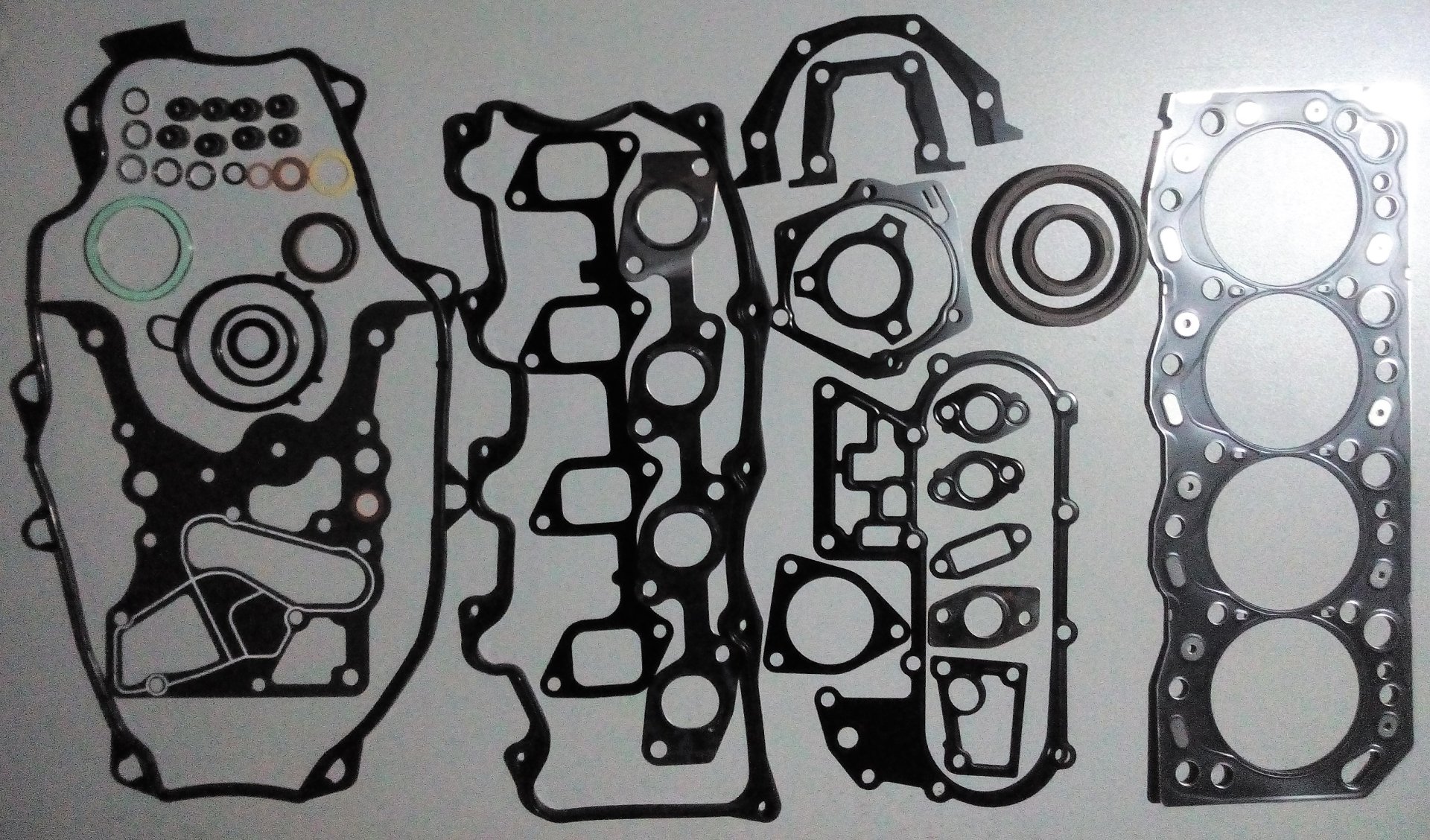 2 399 р. Ремкомплект прокладок ДВС для TOYOTA 5L REGIUS LXH43 DAR rdv1750062  с доставкой в г. Кемерово