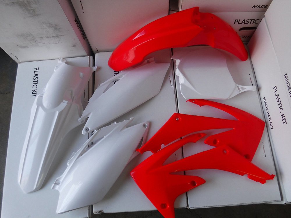 16 449 р. Комплект пластика R-Tech Honda CRF450RRX 2017 (R-KITCRF-OEM-600) красный-белый R-Tech r-kitcrf-oem-600  с доставкой в г. Кемерово
