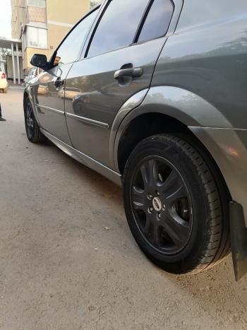3 499 р. Пластиковые накладки порогов Фанат Тюнинг Ford Mondeo Mk3,BWY дорестайлинг, универсал (2000-2003) (неокрашенные (глянец под окраску))  с доставкой в г. Кемерово. Увеличить фотографию 2