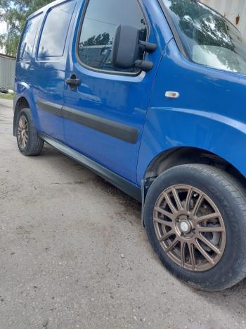 3 499 р. Пластиковые накладки порогов Фанат Тюнинг Fiat Doblo 223 рестайлинг (2005-2016) (неокрашенные (глянец под окраску))  с доставкой в г. Кемерово. Увеличить фотографию 3