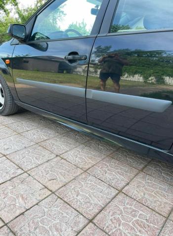 Пластиковые накладки порогов Фанат Тюнинг Ford Fusion 1 хэтчбэк дорестайлинг (2002-2005)