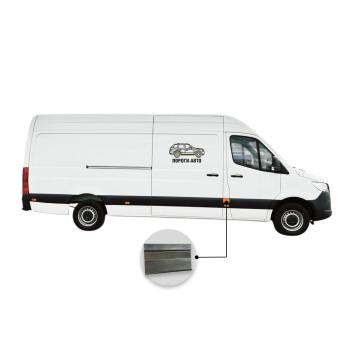 Вставка под молдинг кармана после пассажирской двери верхняя Mercedes Sprinter 906 maxi