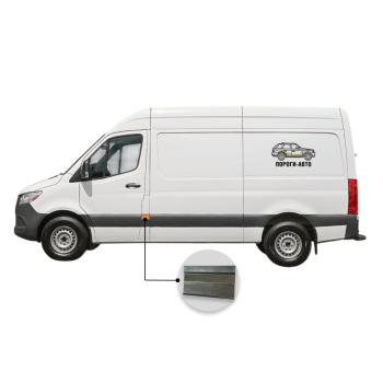Вставка под молдинг кармана после водительской двери верхняя Mercedes Sprinter 906 mini