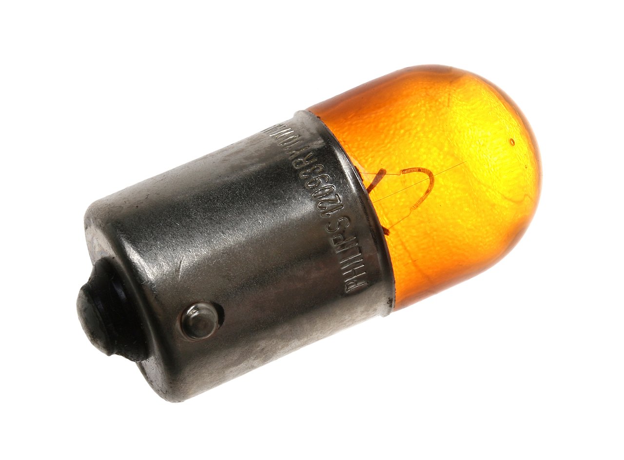 135 р. Лампа 12V R10W BA15s Yellow PHILIPS  с доставкой в г. Кемерово