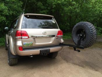 93 329 р. Калитка РИФ с фаркопом в штатный задний бампер Toyota Land Cruiser 200 2008-2015 под штатное колесо, с подсветкой номера РИФ rif200-80001  с доставкой в г. Кемерово. Увеличить фотографию 3
