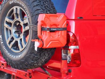 2 819 р. Ремень крепёжный TitanStraps Industrial черный L = 76 см (Dmax = 22,6 см, Dmin = 5,5 см) TitanStraps tsi-0130-blk  с доставкой в г. Кемерово. Увеличить фотографию 6