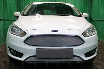 2 899 р. Защитная сетка в бампер (низ, ячейка 3х7 мм) Alfeco Стандарт  Ford Focus  3 (2014-2019) седан рестайлинг, универсал рестайлинг, хэтчбэк рестайлинг (Хром)  с доставкой в г. Кемерово. Увеличить фотографию 1