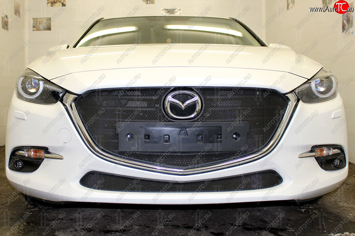 2 899 р. Защитная сетка в бампер (низ, ячейка 3х7 мм) Alfeco Стандарт Mazda 3/Axela BM рестайлинг, хэтчбэк (2016-2019) (Чёрная)  с доставкой в г. Кемерово