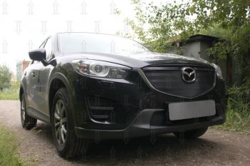 3 689 р. Защитная сетка в бампер (верх, ячейка 3х7 мм) Alfeco Стандарт Mazda CX-5 KE рестайлинг (2015-2017) (Чёрная)  с доставкой в г. Кемерово. Увеличить фотографию 3