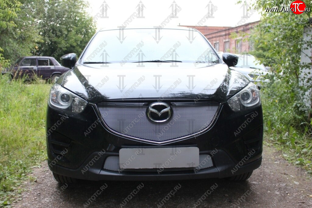 3 699 р. Защитная сетка в бампер (верх, ячейка 3х7 мм) Alfeco Стандарт  Mazda CX-5  KE (2015-2017) рестайлинг (Хром)  с доставкой в г. Кемерово