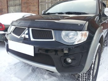 3 169 р. Защитная сетка в бампер (низ, ячейка 3х7 мм) Alfeco Стандарт Mitsubishi Pajero Sport PB дорестайлинг (2008-2013) (Чёрная)  с доставкой в г. Кемерово. Увеличить фотографию 2