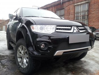 3 089 р. Защитная сетка в бампер (низ, ячейка 3х7 мм) Alfeco Стандарт  Mitsubishi L200  4 - Pajero Sport  PB (Чёрная)  с доставкой в г. Кемерово. Увеличить фотографию 2