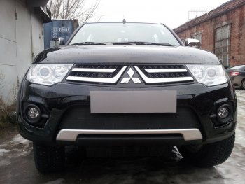 3 089 р. Защитная сетка в бампер (низ, ячейка 3х7 мм) Alfeco Стандарт Mitsubishi L200 4  рестайлинг (2013-2016) (Чёрная)  с доставкой в г. Кемерово. Увеличить фотографию 1