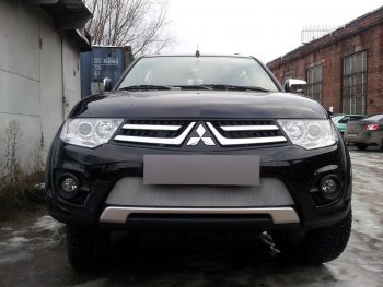 3 199 р. Защитная сетка в бампер (низ, ячейка 3х7 мм) Alfeco Стандарт  Mitsubishi L200  4 - Pajero Sport  PB (Хром)  с доставкой в г. Кемерово. Увеличить фотографию 2