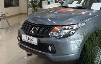 2 899 р. Защитная сетка в бампер (низ, ячейка 3х7 мм) Alfeco Стандарт Mitsubishi L200 5 KK,KL дорестайлинг (2015-2019) (Чёрная)  с доставкой в г. Кемерово. Увеличить фотографию 2
