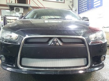 5 999 р. Защитная сетка в бампер (3 части, ячейка 3х7 мм) Alfeco Стандарт Mitsubishi Lancer 10 CY седан рестайлинг (2011-2017) (Хром)  с доставкой в г. Кемерово. Увеличить фотографию 2