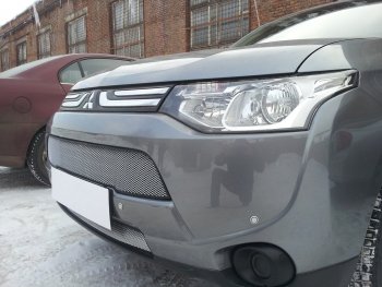 6 349 р. Защитная сетка в бампер (2 части, ячейка 3х7 мм) Alfeco Стандарт Mitsubishi Outlander GF дорестайлинг (2012-2014) (Хром)  с доставкой в г. Кемерово. Увеличить фотографию 2