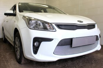 4 199 р. Защитная сетка в бампер (низ, ячейка 4х10 мм) Alfeco Премиум  KIA Rio  4 YB (2017-2020) дорестайлинг, хэтчбэк (Хром)  с доставкой в г. Кемерово. Увеличить фотографию 2