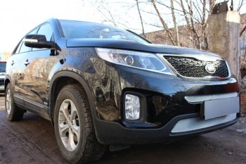4 299 р. Защитная сетка в бампер (низ, ячейка 4х10 мм) Alfeco Премиум KIA Sorento XM рестайлинг (2012-2015) (Хром)  с доставкой в г. Кемерово. Увеличить фотографию 3