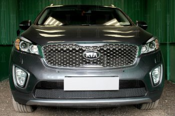 4 299 р. Защитная сетка в бампер (низ, ячейка 4х10 мм) Alfeco Премиум  KIA Sorento  UM/Prime (2014-2018) дорестайлинг (Чёрная)  с доставкой в г. Кемерово. Увеличить фотографию 1