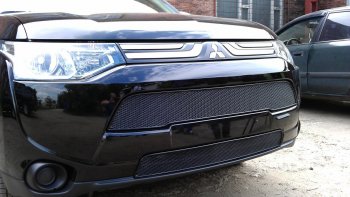 3 599 р. Защитная сетка в бампер (низ, ячейка 3х7 мм) Alfeco Стандарт Mitsubishi Outlander GF дорестайлинг (2012-2014) (Чёрная)  с доставкой в г. Кемерово. Увеличить фотографию 2