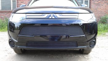 3 599 р. Защитная сетка в бампер (низ, ячейка 3х7 мм) Alfeco Стандарт Mitsubishi Outlander GF дорестайлинг (2012-2014) (Чёрная)  с доставкой в г. Кемерово. Увеличить фотографию 3