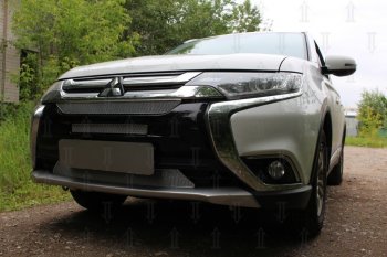 9 199 р. Защитная сетка в бампер (3 части, ячейка 4х10 мм) Alfeco Премиум  Mitsubishi Outlander  GF (2015-2018) 2-ой рестайлинг (Хром)  с доставкой в г. Кемерово. Увеличить фотографию 3