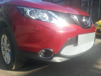 4 499 р. Защитная сетка в бампер (низ, ячейка 4х10 мм) Стрелка11 Премиум Nissan Qashqai 2 J11 дорестайлинг (2013-2019) (Хром)  с доставкой в г. Кемерово. Увеличить фотографию 3