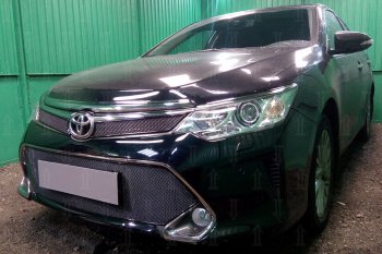5 199 р. Защитная сетка в бампер (низ, ячейка 4х10 мм) Стрелка11 Премиум Toyota Camry XV55 1-ый рестайлинг (2014-2017) (Чёрная)  с доставкой в г. Кемерово. Увеличить фотографию 2