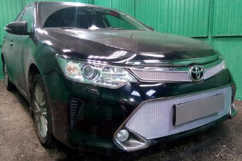 5 299 р. Защитная сетка в бампер (низ, ячейка 4х10 мм) Стрелка11 Премиум Toyota Camry XV55 1-ый рестайлинг (2014-2017) (Хром)  с доставкой в г. Кемерово. Увеличить фотографию 2