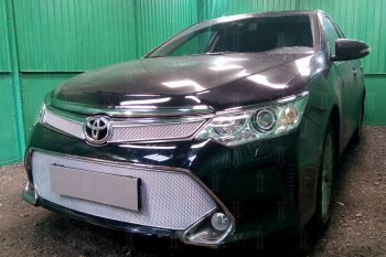 5 299 р. Защитная сетка в бампер (низ, ячейка 4х10 мм) Стрелка11 Премиум Toyota Camry XV55 1-ый рестайлинг (2014-2017) (Хром)  с доставкой в г. Кемерово. Увеличить фотографию 3