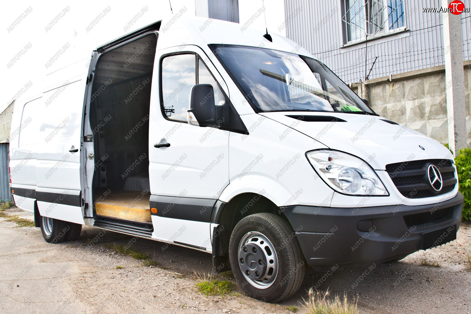 1 379 р. Накладка на порог боковой двери для Mercedes-Benz Sprinter 2006-2013 , шагрень  Мерседес Бенц Спринтер Русская Артель nmbs-036202  с доставкой в г. Кемерово