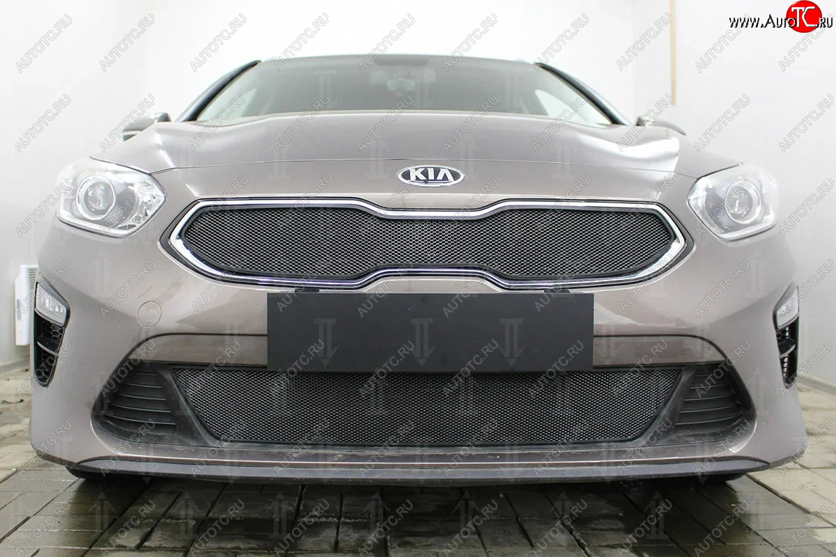 2 999 р. Защитная сетка в бампер (низ, ячейка 3х7 мм) Alfeco Стандарт KIA Ceed 3 CD универсал (2018-2025) (Чёрная)  с доставкой в г. Кемерово