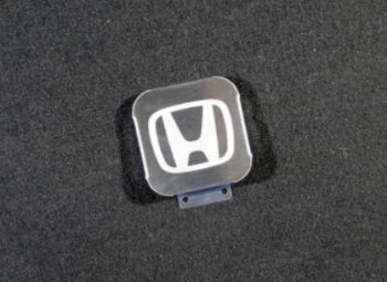 Заглушка на фаркоп с логотипом Honda (на фаркопы TCC, нержавеющая сталь) TCC Honda CR-V  RW,RT (2016-2022) дорестайлинг, рестайлинг