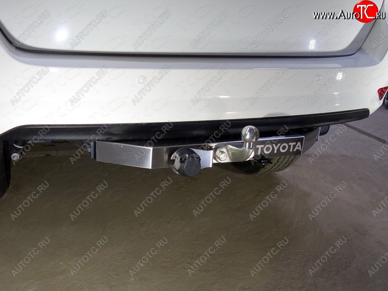 17 749 р.  Фаркоп (тягово-сцепное устройство) TCC Тюнинг  Toyota Fortuner  AN160 (2015-2020) дорестайлинг (крюк F, надпись Toyota)  с доставкой в г. Кемерово