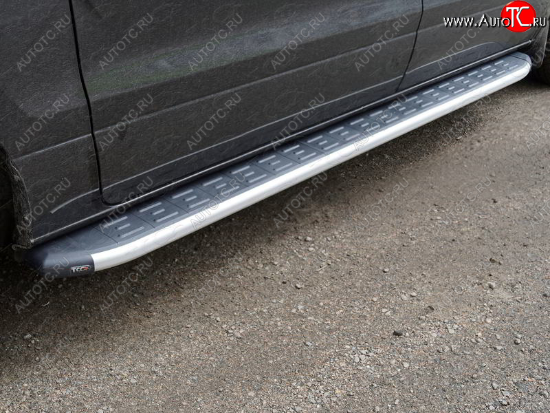 28 999 р. Пороги алюминиевые с пластиковой накладкой ТСС Тюнинг Hyundai Starex/Grand Starex/H1 TQ 2-ой рестайлинг (2017-2022) (серые)  с доставкой в г. Кемерово