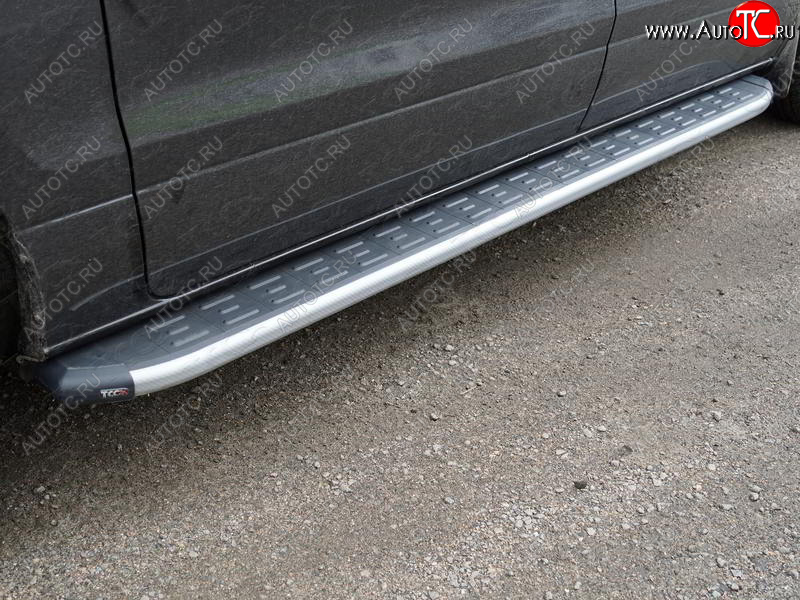 30 999 р. Пороги алюминиевые с пластиковой накладкой ТСС Тюнинг  Hyundai Starex/Grand Starex/H1  TQ (2017-2022) 2-ой рестайлинг (карбон серые)  с доставкой в г. Кемерово