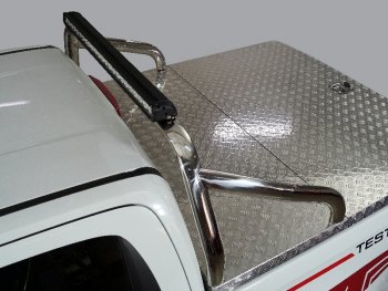 Защита кузова (для крышки) со светодиодной фарой d 75х42 мм ТСС Тюнинг Isuzu D-Max  RG (2020-2023) DoubleCab (нержавейка)