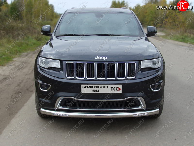 39 749 р. Защита переднего бампера нижняя с ходовыми огнями 76,1 мм ТСС Тюнинг  Jeep Grand Cherokee  WK2 (2013-2018) 1-ый рестайлинг (нержавейка)  с доставкой в г. Кемерово