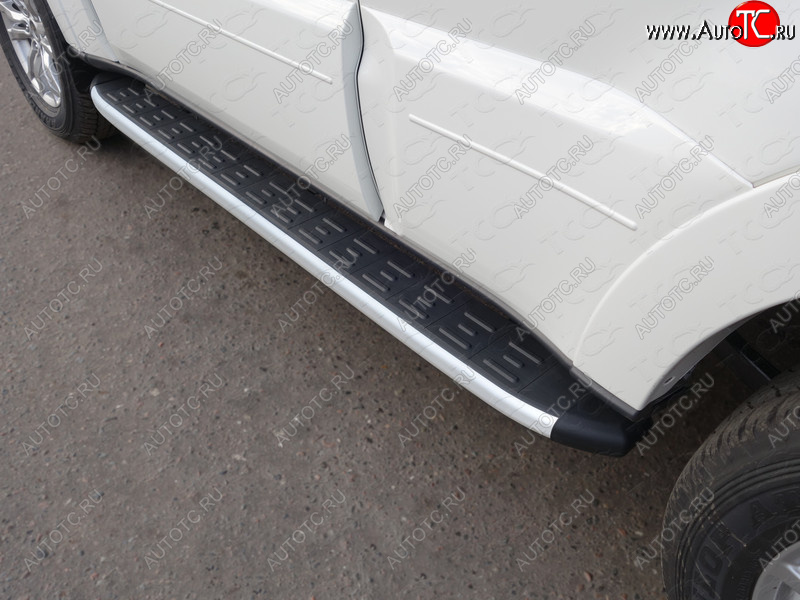 20 599 р. Пороги алюминиевые с пластиковой накладкой ТСС Тюнинг Mitsubishi Pajero 4 V90 2-ой рестайлинг (2014-2020) (серые)  с доставкой в г. Кемерово