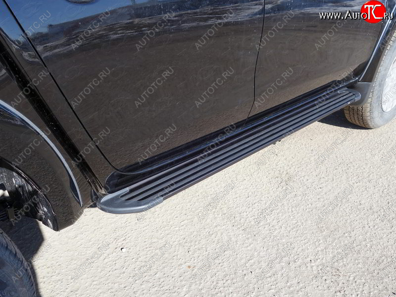 21 999 р. Пороги алюминиевые Slim Line ТСС Тюнинг  Mitsubishi L200  4 (2013-2016)  рестайлинг (Black)  с доставкой в г. Кемерово