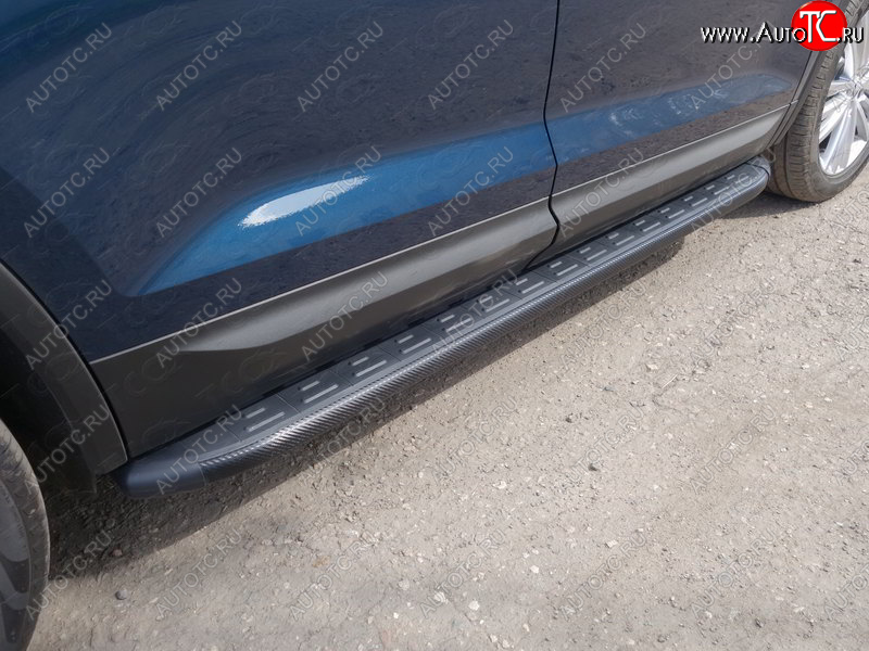 21 999 р. Пороги алюминиевые с пластиковой накладкой ТСС Тюнинг  Skoda Kodiaq  NU7 (2017-2021) дорестайлинг (карбон черные)  с доставкой в г. Кемерово