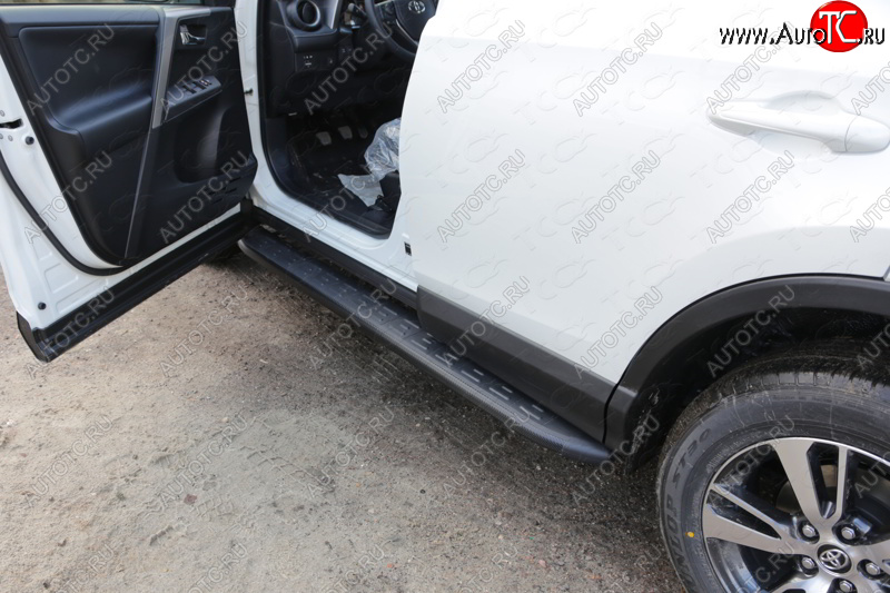 21 999 р. Пороги алюминиевые с пластиковой накладкой ТСС Тюнинг  Toyota RAV4  XA40 (2015-2019) 5 дв. рестайлинг (карбон черные)  с доставкой в г. Кемерово